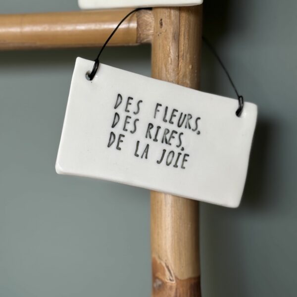 Des fleurs, des rires, de la joie